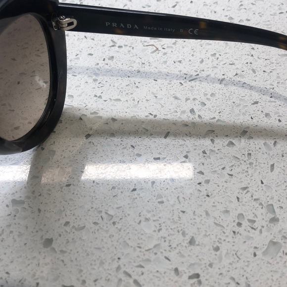 Prada sunglasses - Picture 2 of 2